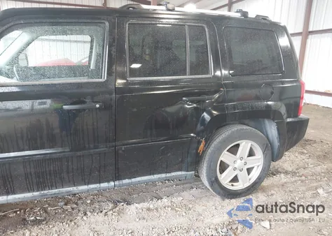 2007 Jeep Patriot Limited из США, поврежденный, VIN 1J8FT48W37D293017